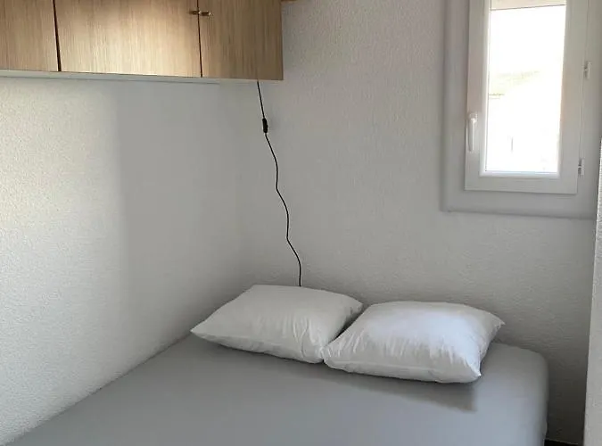 Appartement T2, Terrasse, Parking Privé Proche Port Et Plages *