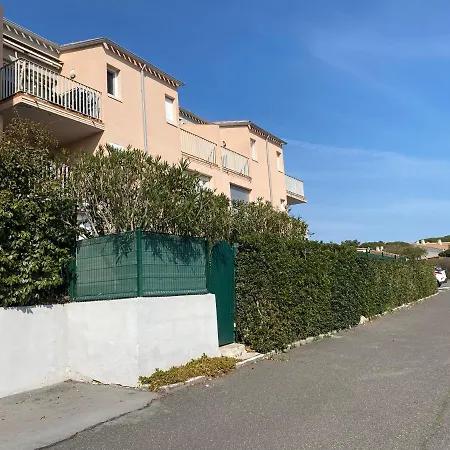 T2, Terrasse, Parking Prive Proche Port Et Plages