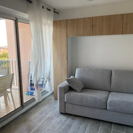 T2, Terrasse, Parking Prive Proche Port Et Plages Apartment *