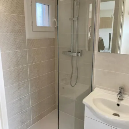 T2, Terrasse, Parking Prive Proche Port Et Plages Apartment